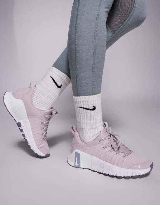 Nike Training Free Metcon 6 sneakers in light purple and white, 3 of 5