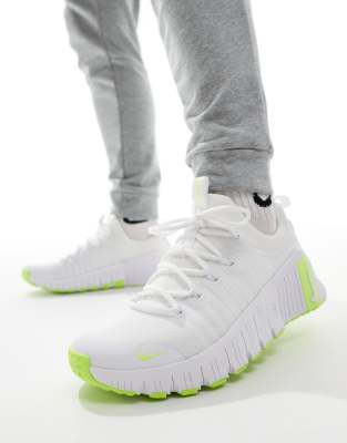 Free Metcon 6 sneakers in white and green