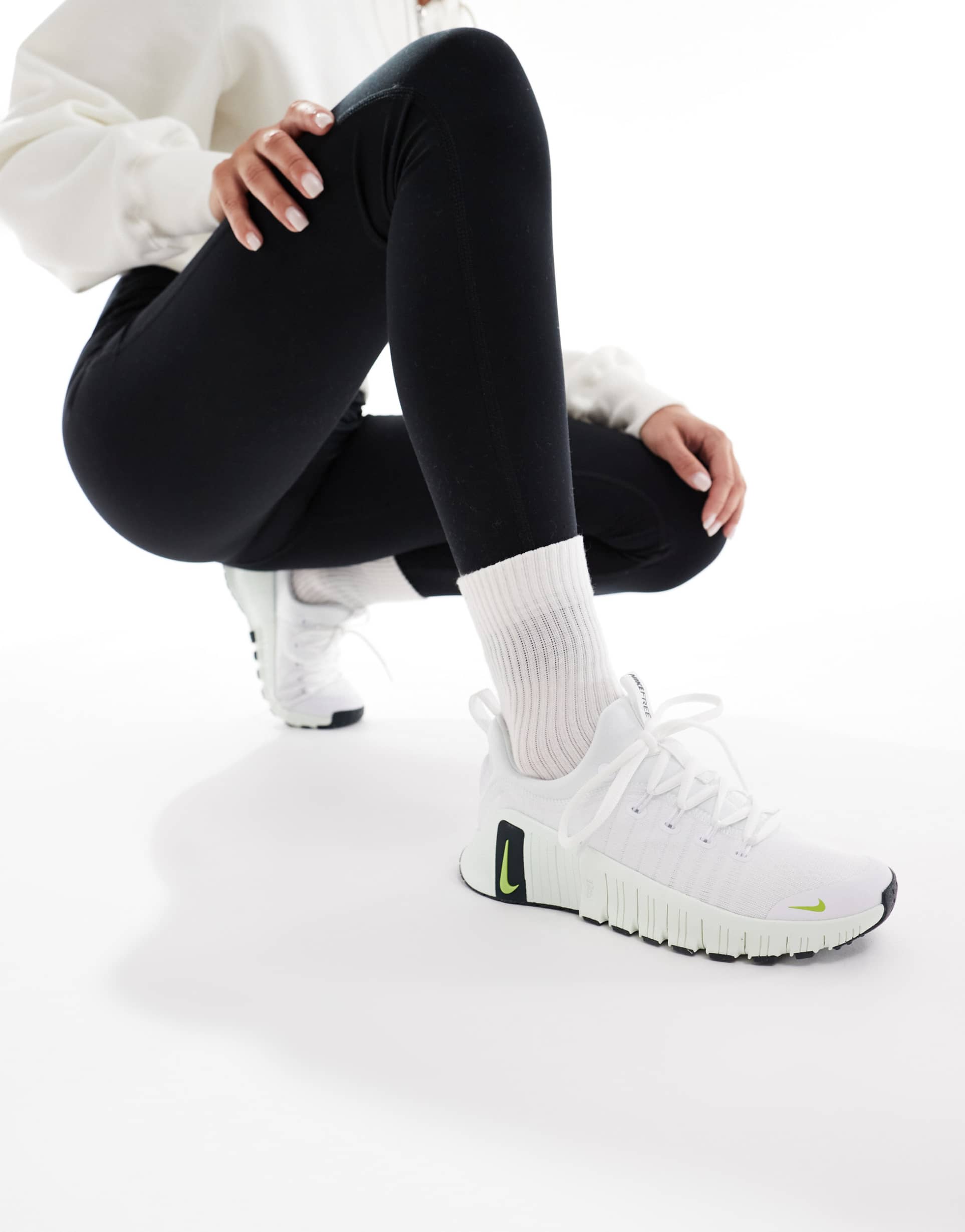nike training free metcon 6 sneakers in white and light green