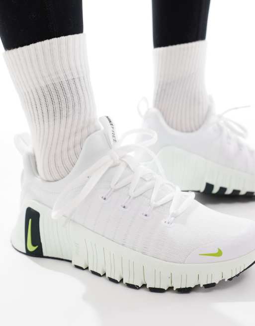 Nike Training Free Metcon 6 sneakers in white and light green, 3 of 5