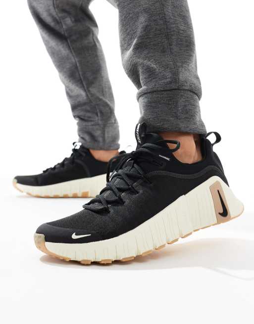 Nike Training – Free Metcon 6 – Svarta och beige träningsskor