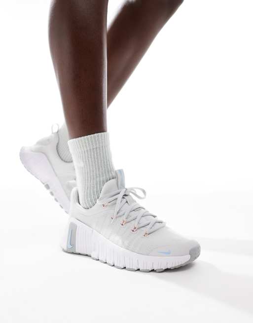 Nike Training Free Metcon 6 trainers in grey and white, 4 of 5