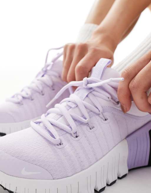 Nike Training Free Metcon trainers in lilac and white ASOS