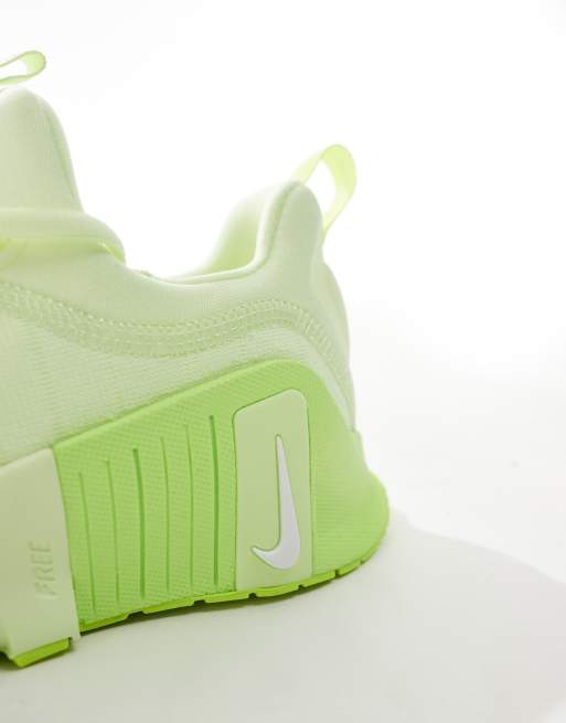 Nike Training Free Metcon 6 trainers in lime green, 4 of 5