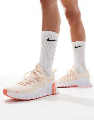 Nike Training Nike Training Free Metcon 6 trainers in pink