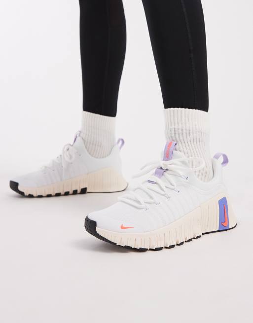 Nike Training Free Metcon 6 trainers in white and purple, 2 of 5