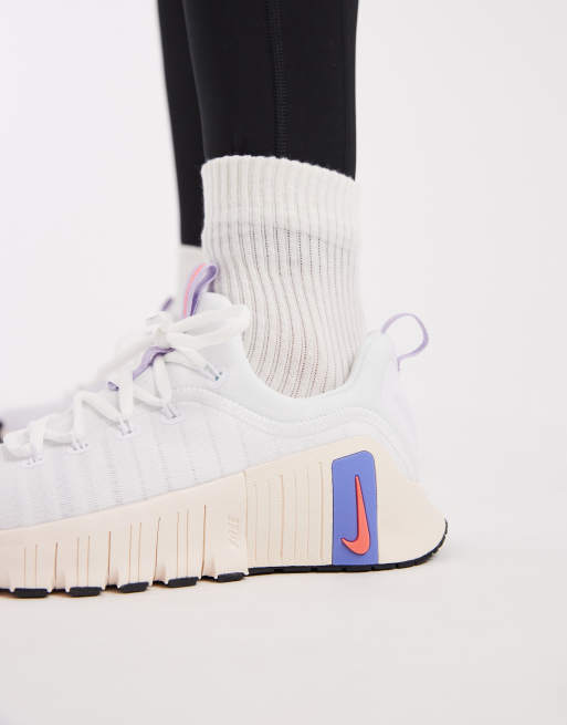 Nike Training Free Metcon 6 trainers in white and purple, 3 of 5