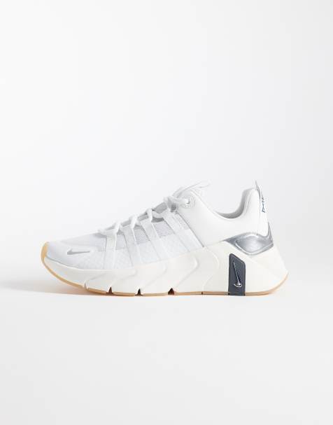 Nike Training Free Metcon 7 Sneaker in Weiß und Silber - view 1
