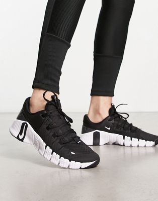 Nike Training Free Metcon trainers in black and white  - ASOS Price Checker