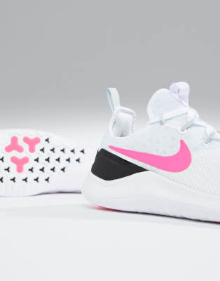 nike training free tr 8 trainers in white with pink swoosh