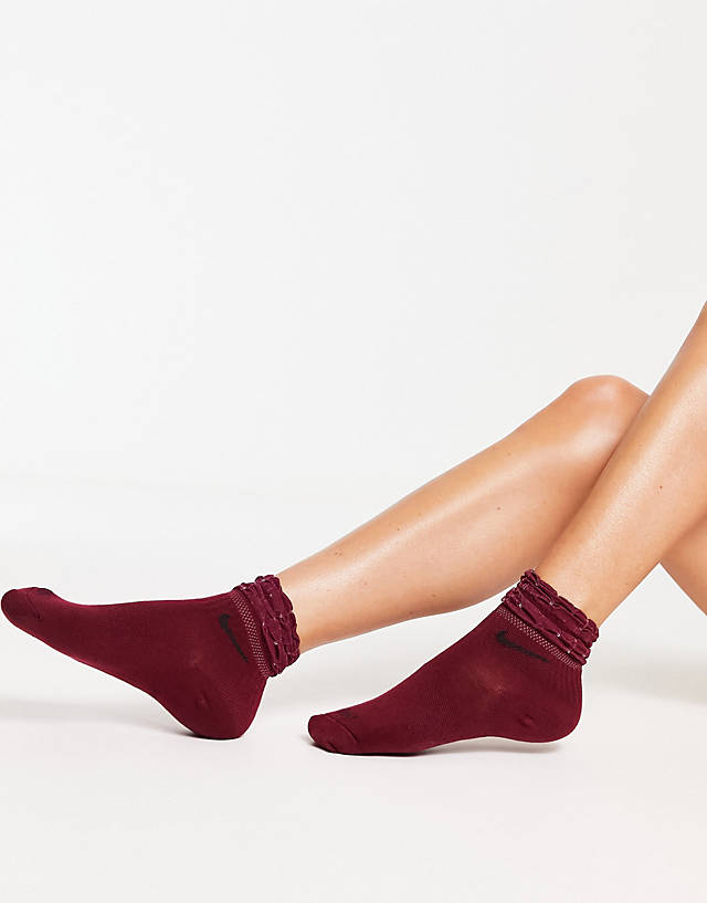 Nike Training - frilled ankle sock in dark red