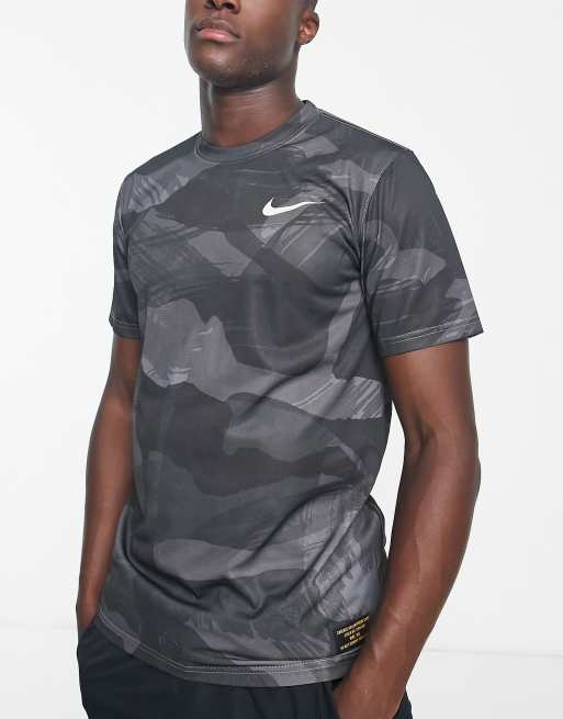 Quemar Actual Cúal Nike Training Glitch Camo Dri-FIT Legend t-shirt in black | ASOS