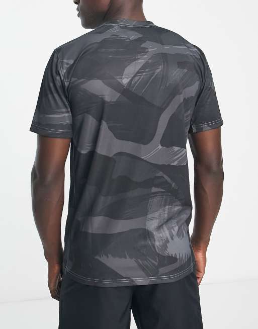 Black camo hot sale nike shirt