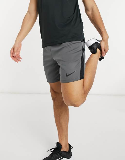 Nike Training - Grå shorts, 4 af 4