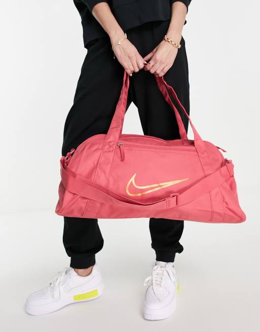 Nike gym club 2025 training duffel bag pink