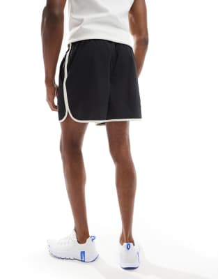 Nike Heritage 5-inch Shorts