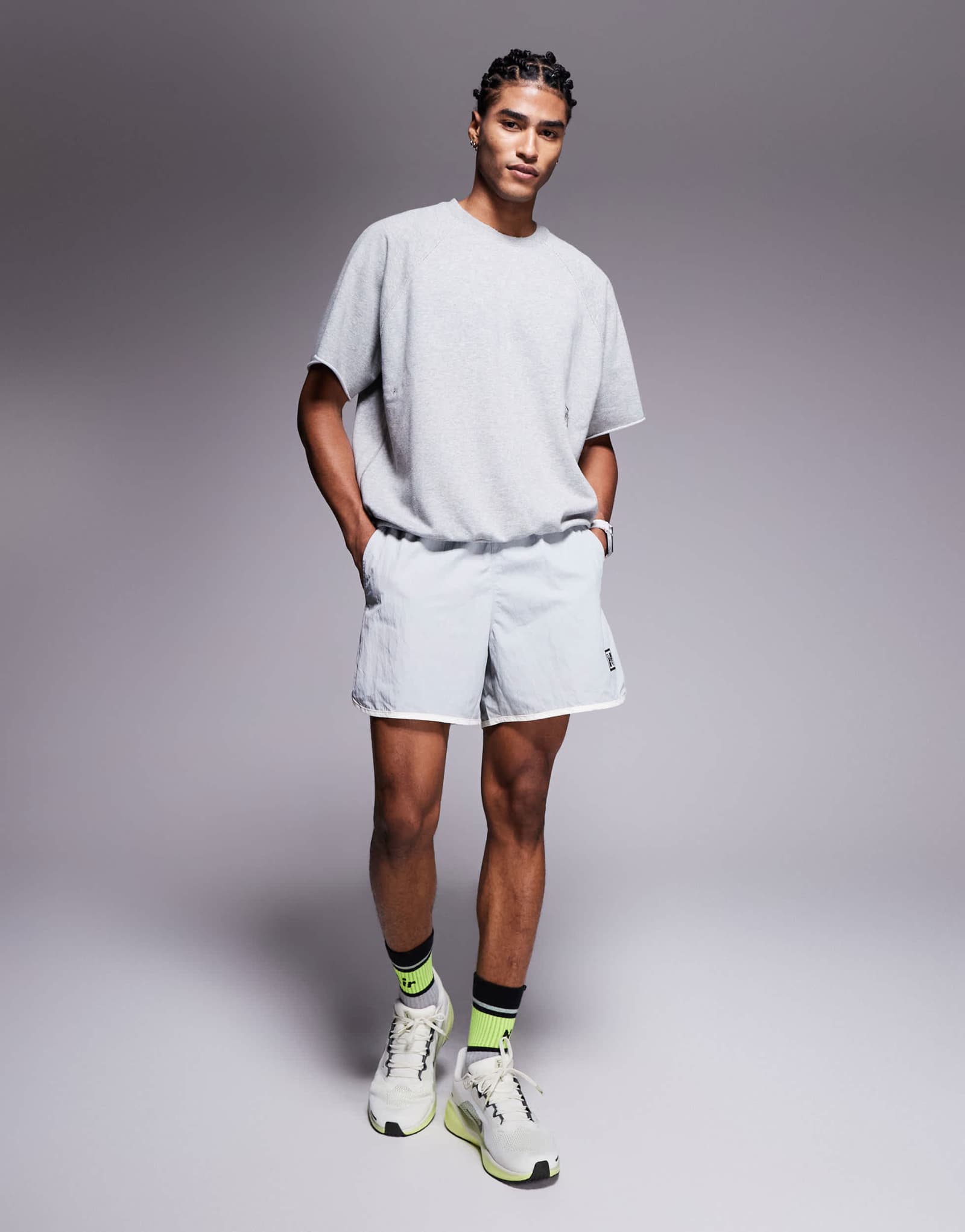 5-дюймовые шорты Nike Training Heritage серого цвета