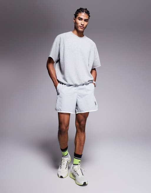 Nike Training - Heritage - Geweven short in grijs