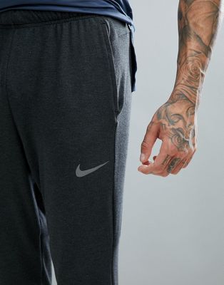 Nike Training - Hyper Dry - Joggers neri 889393-010 | ASOS