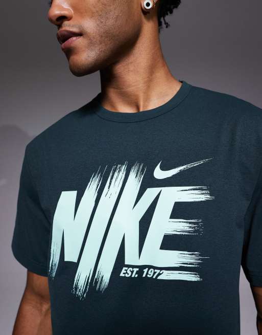 Nike Training – Hyverse Dri-FIT – T-Shirt in Grün, 5 von 5