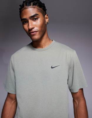 Nike Training – Hyverse Dri-FIT – T-Shirt in hellem Khaki - view 1