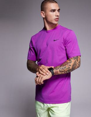 Nike Training – Hyverse Dri-FIT – T-Shirt in Lila - view 1