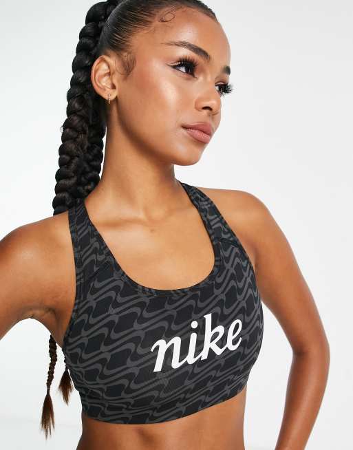 Nike Training – Icon Clash AOP – Svart sportbehå med medelhögt stöd och swoosh-loggemönster