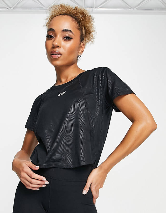 Nike Training - icon clash one dri-fit printed cropped t-shirt in black