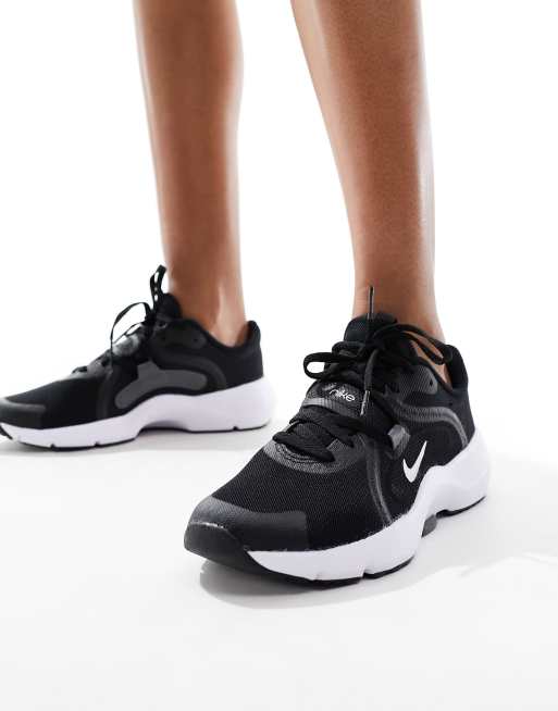 Nike Training In-Season 13 sneakers in black and white, 4 of 5