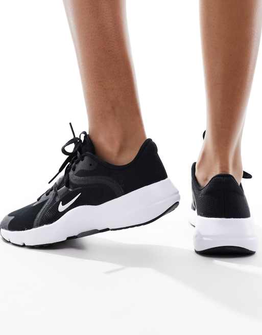 Nike Training In-Season 13 sneakers in black and white, 5 of 5