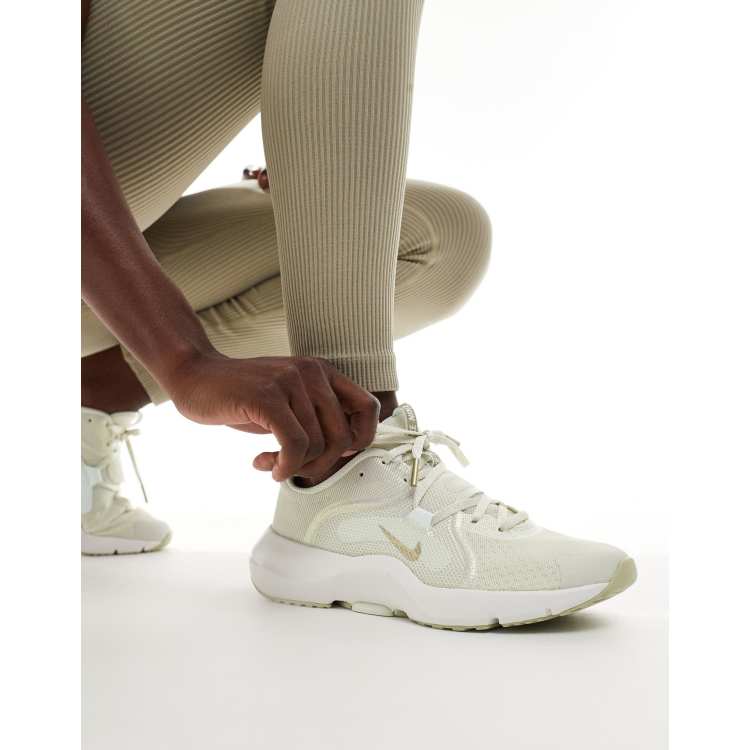 13 nikes hot sale