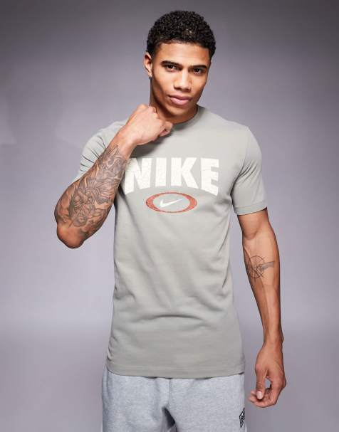 Nike Training – Jasnozielony T-shirt z grafiką owalu z logo Swoosh - view 1
