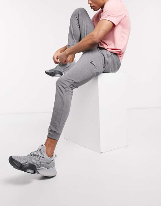 Nike Training - Joggers affusolati antracite