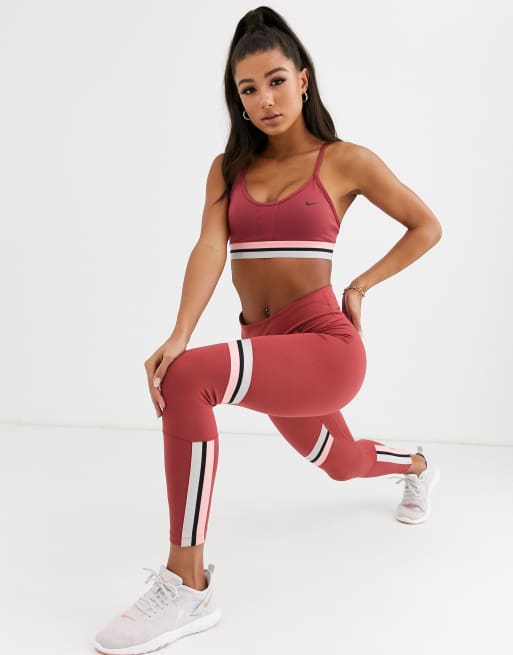 Nike Training – Kurze Leggings in Rosa mit Besatz in Gold glitzernd, 4 von 4