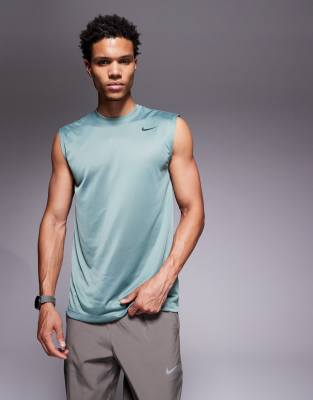 Nike Training - Legend - Débardeur en tissu Dri-FIT - Vert
