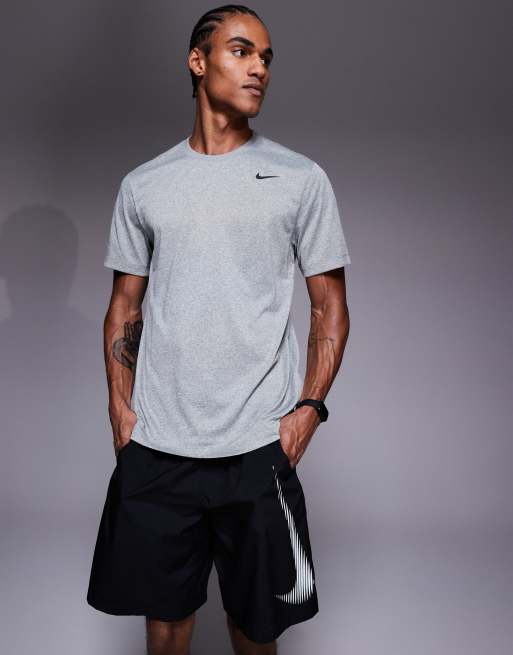 Nike Training – Legend Dri-FIT – T-Shirt in Grau, 3 von 5