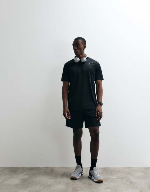 Nike Training - Legend Dri-FIT - T-shirt nera, 4 di 5