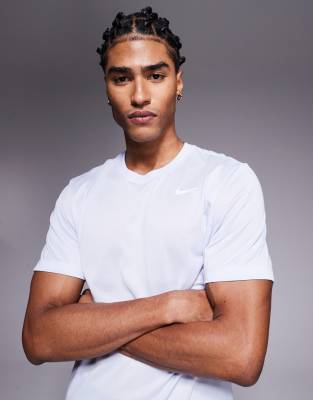 Nike Training Legend Dri-FIT veneer t-shirt in grey - view 1