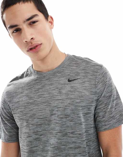 Nike Training - Legend Dri-FIT - Veneer - T-shirt in lichtgrijs, 3 van 4