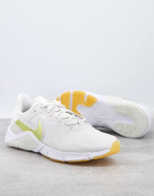 nike essential training shoe