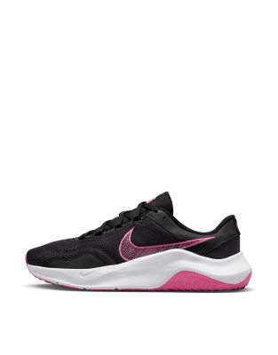 Nike Training - Legend Essential 3 NN - Sneaker in Schwarz und Rosa