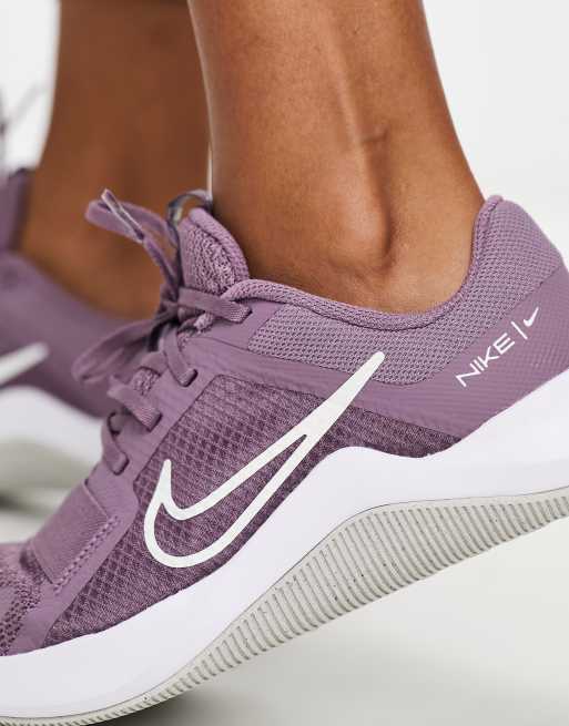 Nike Training Legend Essential 3 NN Sneakers in paars ASOS