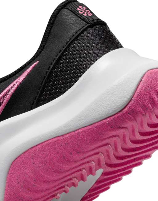 Nike Training - Legend Essential 3 NN - Sneakers nere e rosa, 2 di 4
