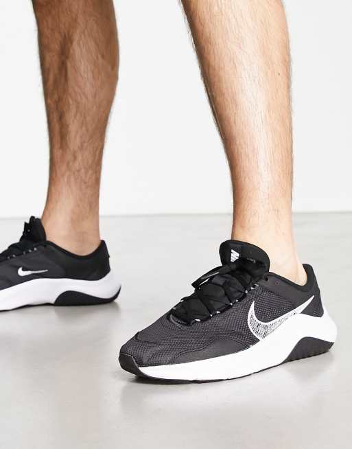 Black nike store gym trainers