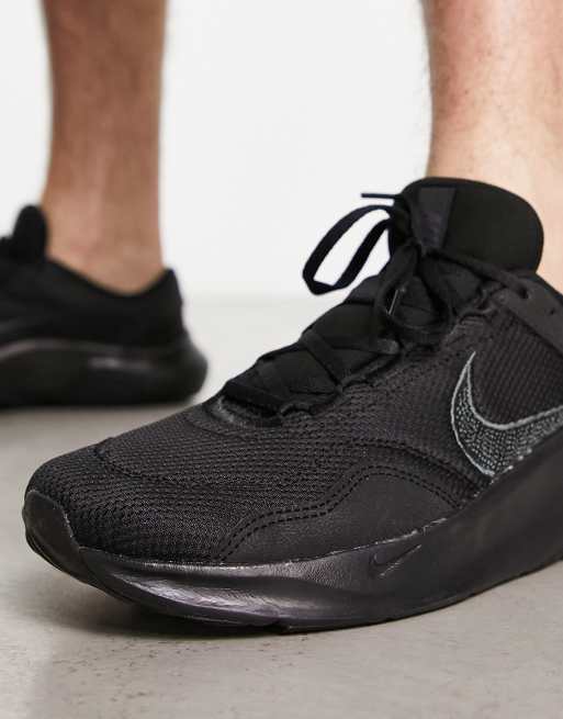 Nike training legend on sale trainers in triple black