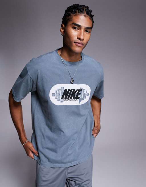 Nike Training – M90 – Heritage – T-Shirt in Grau mit Grafik