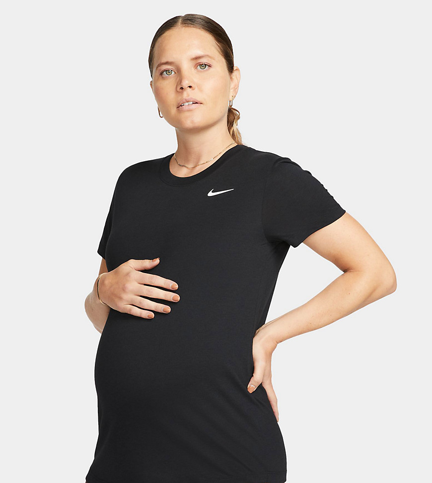 Maternity Dri-FIT t-shirt in black