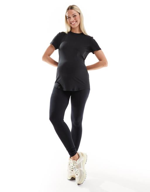 Nike Training Maternity – One – Czarny T-shirt, 3 z 4