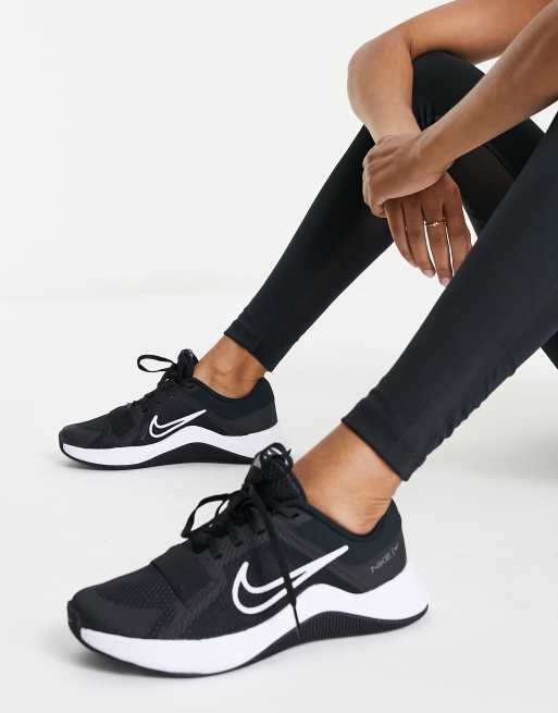 Black nike outlet gym trainers