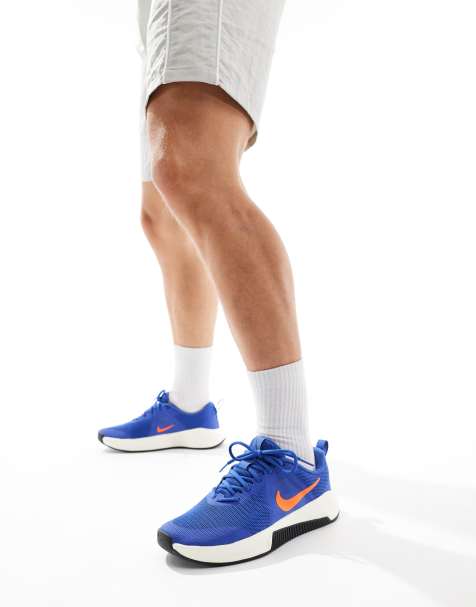 Nike Training – MC 3 – Sneaker in Blau - view 1